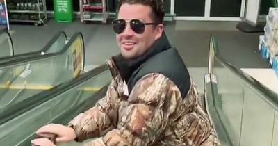 Joe McElderry's wardrobe fail as jeans split open in Asda whilst doing viral challenge