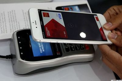 Apple Unveils 'Square Killer' Move Allowing iPhones To Make Single-Tap Payments