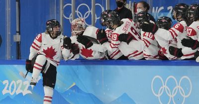 Canada takes top seed after 4-2 win over U.S. in Olympic women’s hockey
