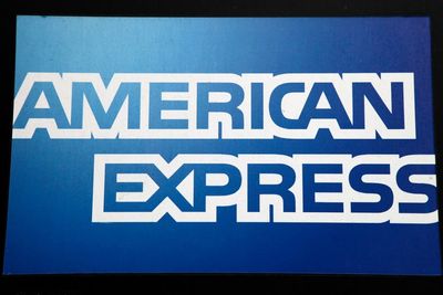 American Express to offer checking accounts with rewards