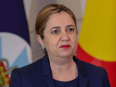 Qld premier apologises to whistleblowers