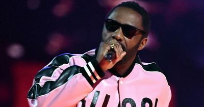 Idris Elba suffers embarrassing Brit Awards wardrobe malfunction