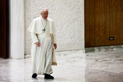 Pope says war in Ukraine would be "madness," backs talks