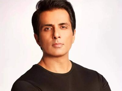 Sonu Sood turns real life hero, saves a 19-year-old boy caught in a severe accident