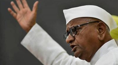 Anna Hazare announces hunger strike against Maharashtra's liberalized excise policy