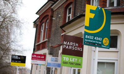 Soaring UK demand for rented homes pushes cost to near £1,000