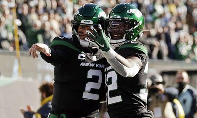 Jets RB Michael Carter hypes Zach Wilson’s basketball, dunking skills