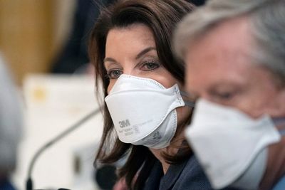 Hochul to announce decision on broad New York mask mandate