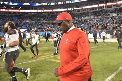 Bucs Wire shares thoughts on the Texans hiring Lovie Smith as coach