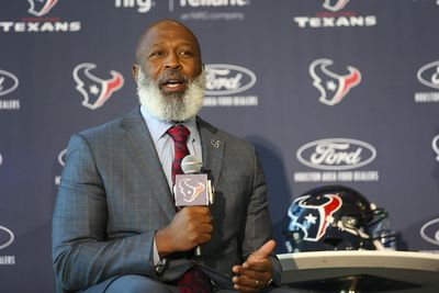 Texans hiring of Lovie Smith earns a D grade from CBS Sports