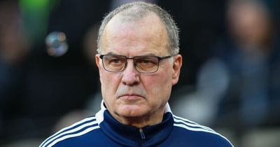 Leeds United fans debate Marcelo Bielsa's decision to name unchanged side at Aston Villa