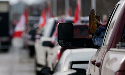 US-Canada bridge blockade risks huge economic damage, governments warn