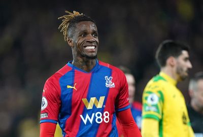 Wilfried Zaha scores and misses penalty as Crystal Palace draw at Norwich
