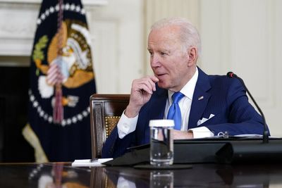 Biden pledges US support against Houthi attacks to Saudi king