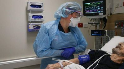 PSA: If You’re Waiting To See A Loved One, NSW Hospitals Can Now Allow Certain Patients Visitors