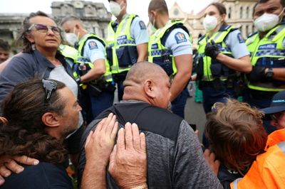 Clashes, arrests as New Zealand police clear Covid protest