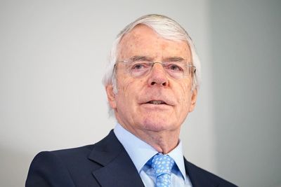 Boris Johnson news – live: Ex-attorney general urges Tories to dump PM as Major says MPs may have to rebel