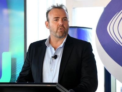 Rugby Australia, union extend pay deal