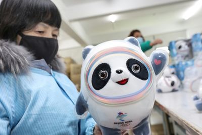 Panda 'phenomenon' surprises Beijing Olympics mascot designer