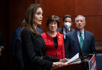 Angelina Jolie tears up in speech to Congress backing Violence Against Women Act: ‘You try staying calm’