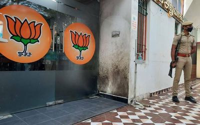 Man arrested for hurling ‘petrol bomb’ at BJP office in Chennai