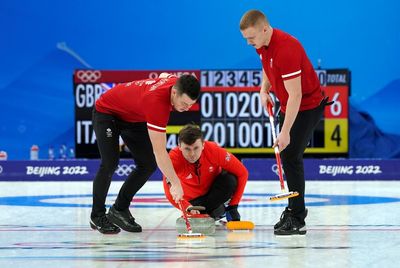 Winter Olympics: Contrasting fortunes for GB’s men and women as team curling round-robins begin