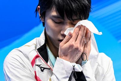 Yuzuru Hanyu: Japan skater receives support from Chinese fans after Winter Olympics heartbreak