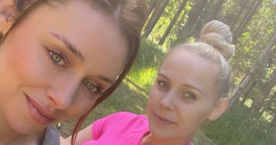 Una Healy says goodbye to pal Lynsey Bennett as she travels for vital treatment abroad