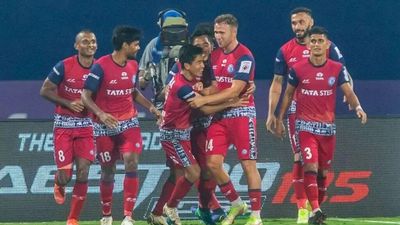 ISL: Jamshedpur climb to second spot with convincing win over Kerala