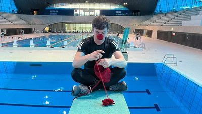 Tom Daley knits red noses ahead of Comic Relief challenge
