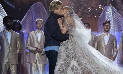 Marry Me review – Jennifer Lopez and Owen Wilson are odd couple in bland romcom by numbers
