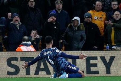 Wolves 0-1 Arsenal: Gunners hold on for huge win after Gabriel goal and Martinelli red card