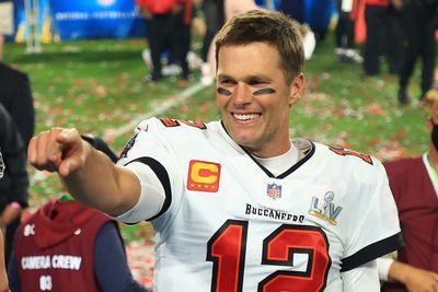 Tom Brady jokes that his parenting skills are at a ‘JV freshman backup quarterback level’