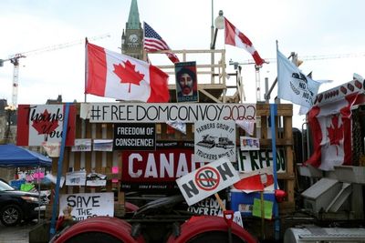 Canada truckers extend border blockade, fuel copycats abroad