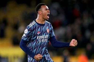 Arsenal overcome red-card drama to take huge step towards Champions League football at Wolves