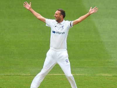 Blues set small chase after Bulls collapse