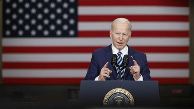 Biden urges Americans in Ukraine: "Leave now"