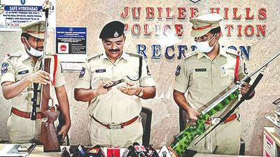 Hyderabad: Sacked cop threatens man with air gun, held