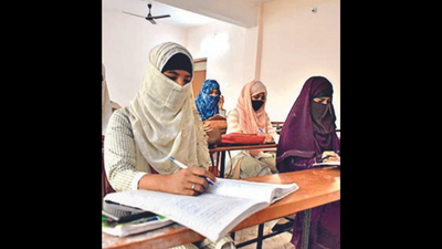 Ranchi outfit announces Rs 1 lakh reward for Karnataka hijab girl