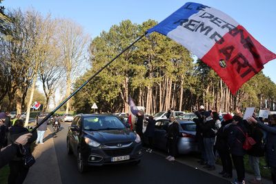 French police mobilised as "Freedom Convoys" converge on Paris