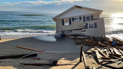House-wrecked: North Carolina Home Collapses Into Atlantic Ocean As Rising Sea Levels Eat Away Coast