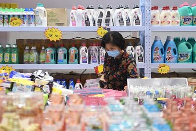 Asian Games Host City Clamps Down on Imported Goods Amid Covid Flare-Up