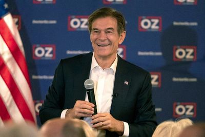 Oz gets Walk of Fame star as rival says he's too 'Hollywood'