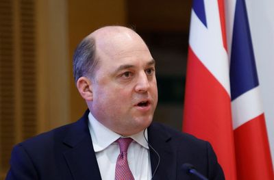 UK defence minister says troops sent to Ukraine for training to return soon