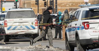 SWAT responds after gunman shoots at police in East Garfield Park