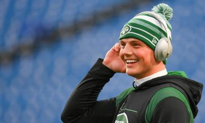 Jets QB Zach Wilson challenges Josh McCown to dunk contest
