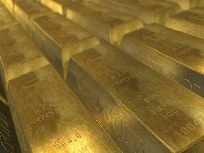 Ethereum Slides, Gold Surges As Russia-Ukraine Tension Ratchets Up: A Technical Analysis