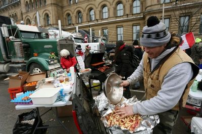 Canada protesters dig in with military-style proficiency