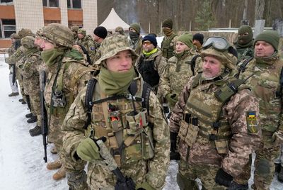 Thousands of Britons told to leave Ukraine now amid threat of invasion by Russia