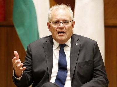 PM warns Australians in Ukraine to leave